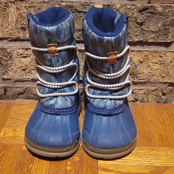 OshKosh B'gosh Blue and Gray Rain & Snow Boots with Waterproof Design SIZE 7 - Picture 1 of 7